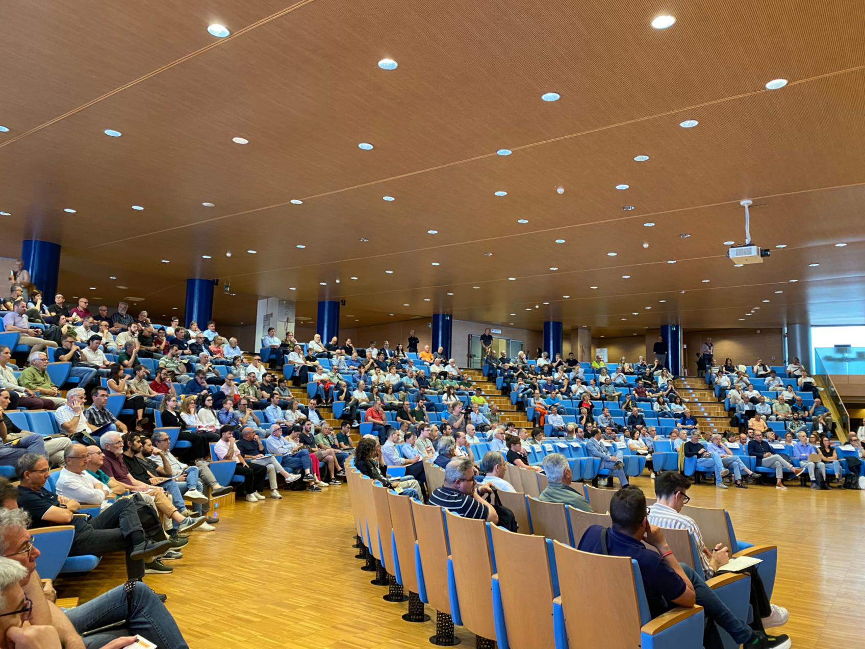 La platea dei tecnici all'auditorium Comelli