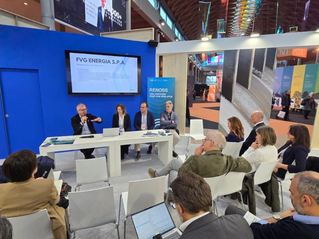 Rimini tavolo da lontano