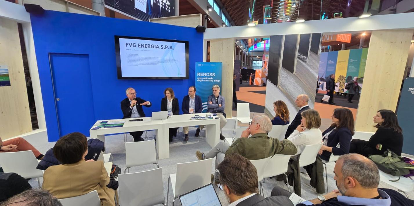 Rimini tavolo da lontano